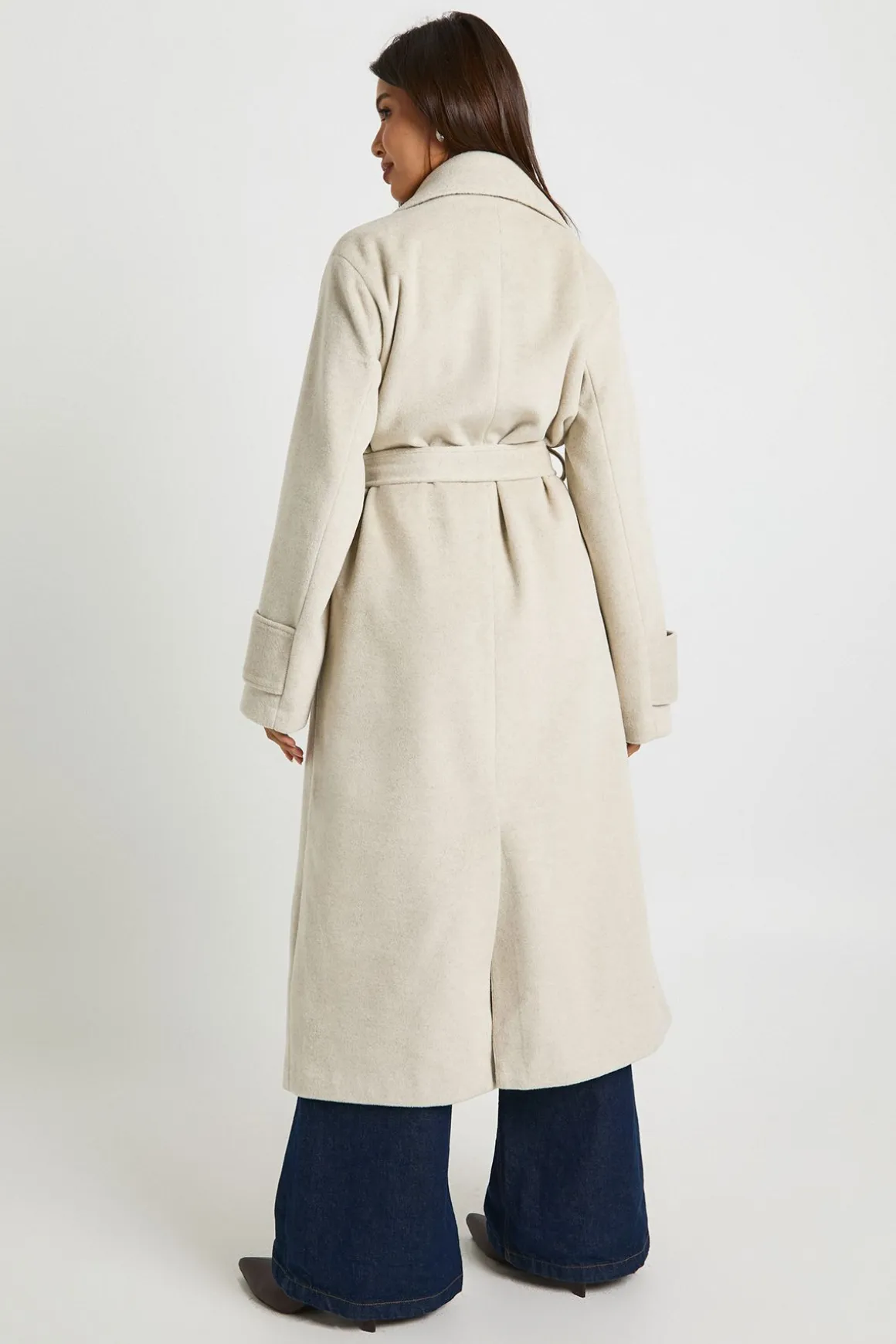 Manteau en mélange de laine avec ceinture
