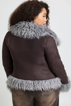 Manteau à garniture synthétique au style suédé