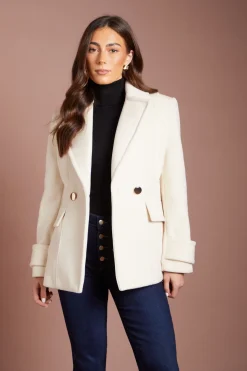 Manteau Ivoire À Col Large Avec Détails De Boutons