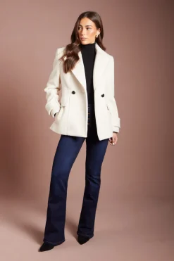 Manteau Ivoire À Col Large Avec Détails De Boutons