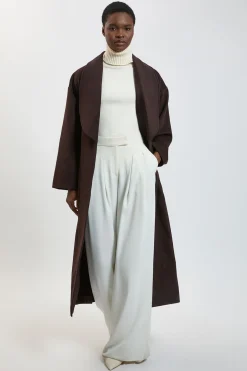 Manteau Long Ceinturé en Laine Brossée Coupe Ajustée
