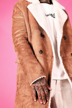 Manteau long à double boutonnage doublé Borg en couleur tan