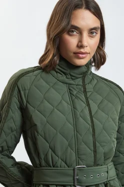 Manteau Long Matelassé À Bordures Contrastées
