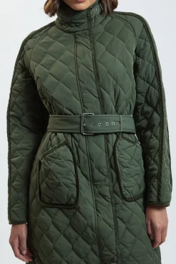 Manteau Long Matelassé À Bordures Contrastées