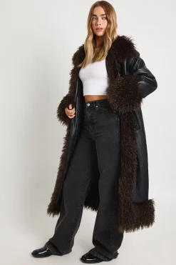 boohoo Manteau Maxi En Synthétiquecuir Avec Bordure En Synthétique<Femme Vestes & Manteaux