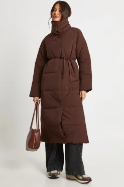 Manteau maxi matelassé à détails noués