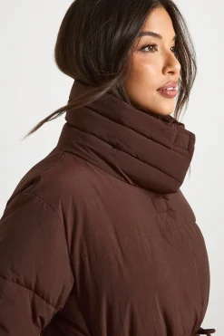 Manteau maxi matelassé à détails noués