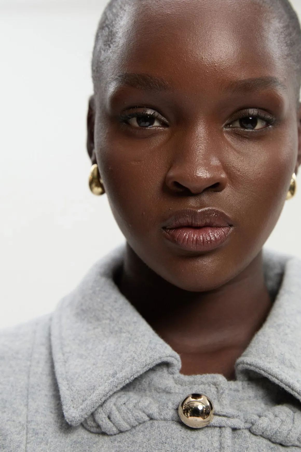 Manteau Midi Cintré Petite avec Détail Nœud en Laine et Fermeture à Boucle