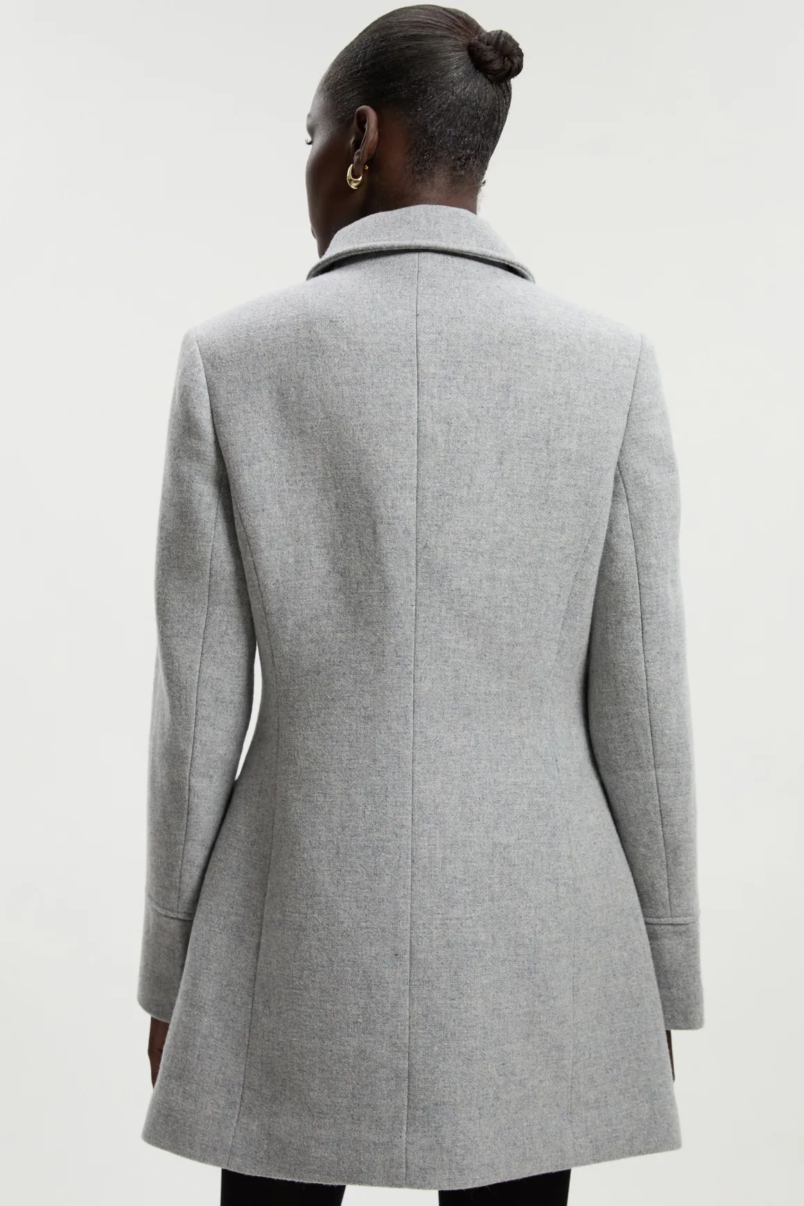 Manteau Midi Cintré Petite avec Détail Nœud en Laine et Fermeture à Boucle
