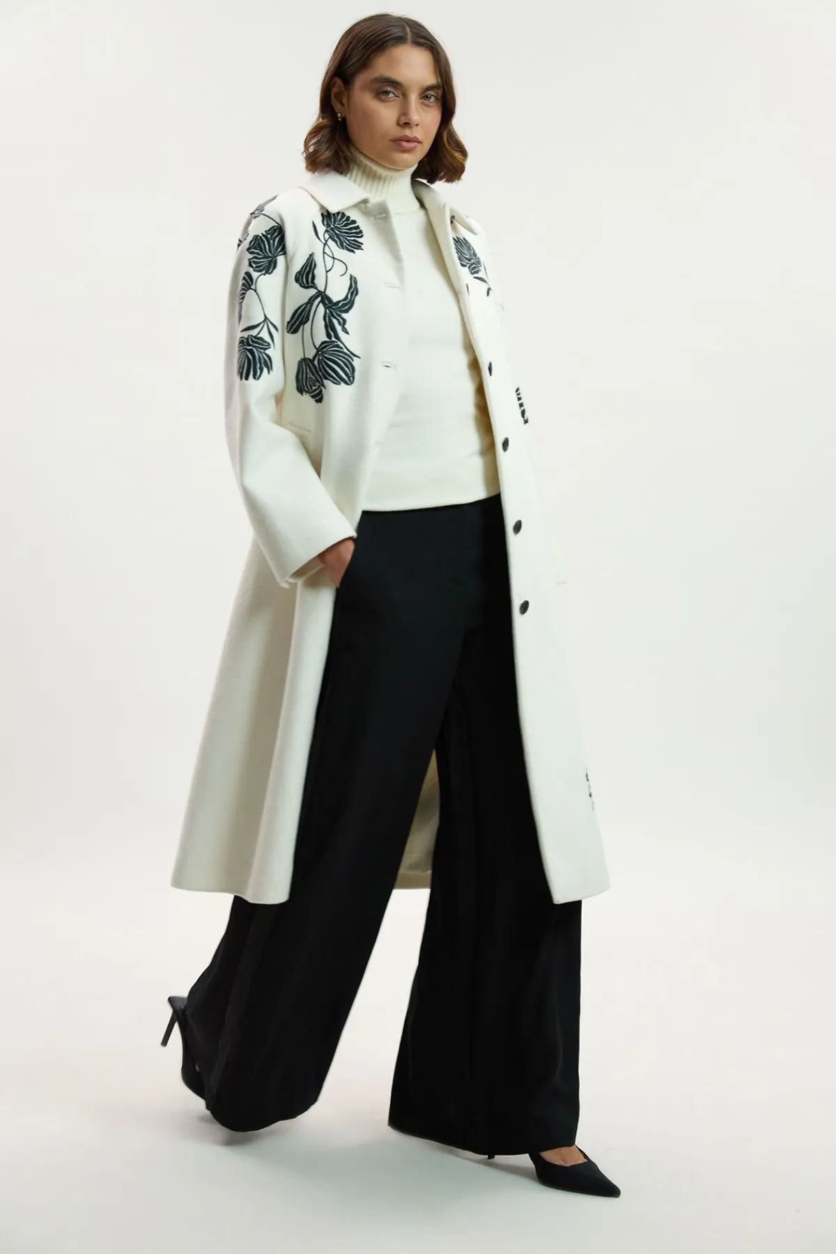 KarenMillen Manteau Mi-Long Ajusté en Laine Brossée avec Broderie Positionnée<Femme Tailleurs|Manteaux Et Vestes D’Automne