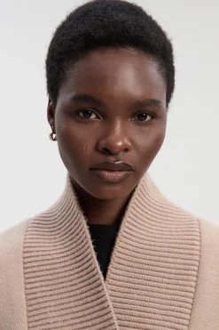 Manteau Mi-Long Ajusté en Laine Tricotée avec Col Croisé et Ceinture