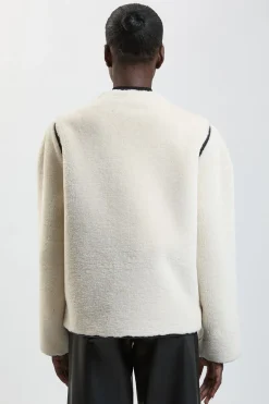 Manteau Petite En Synthétique À Pointes Avec Fermoir Tournant