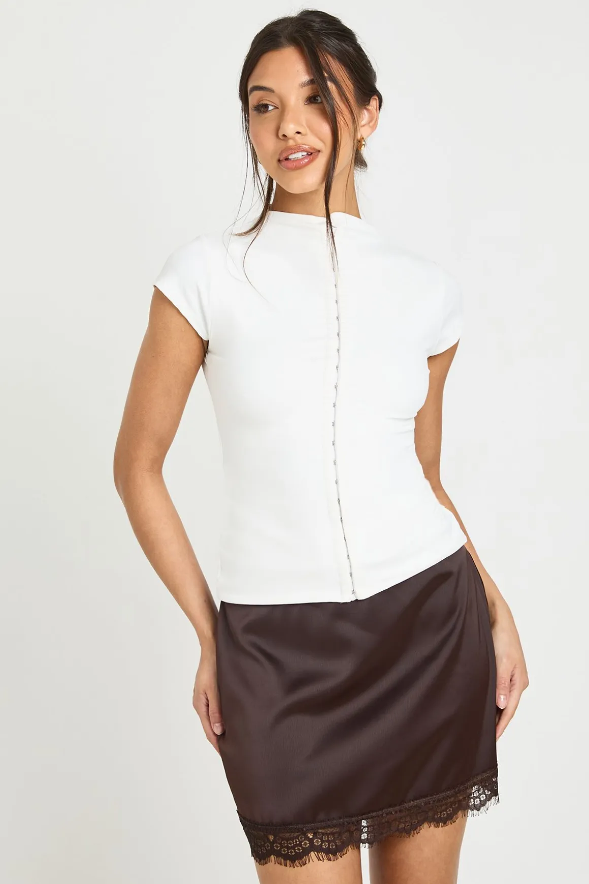 Mini-jupe En Satin Avec Bordure En Dentelle