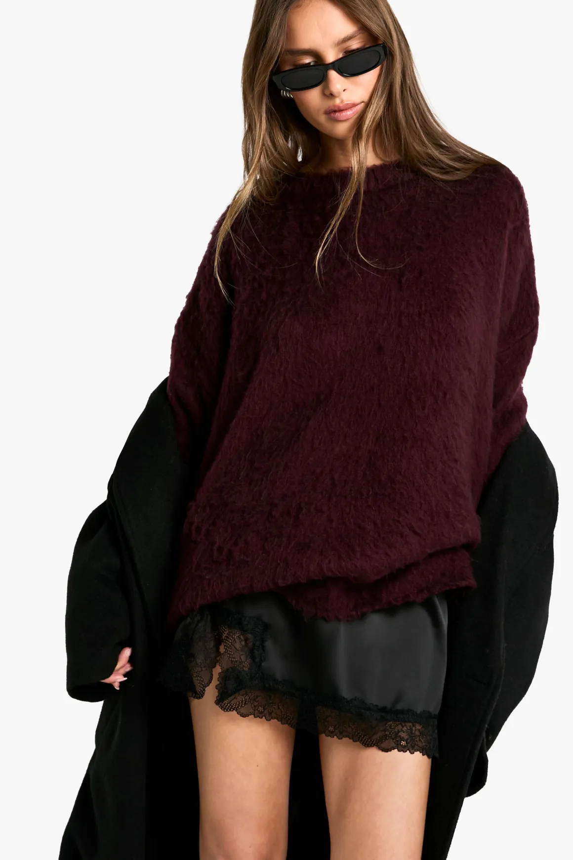 Mini-jupe en satin avec bordure en dentelle