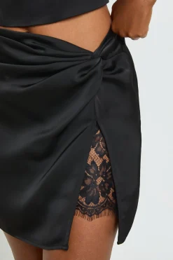 boohoo Mini-jupe en Satin avec Empiècement en Dentelle Tall<Femme Jupes|Jupes