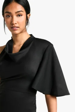 Mini robe asymétrique à cache-cou haut