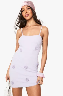 Mini robe au crochet avec détails fleuris tricotés