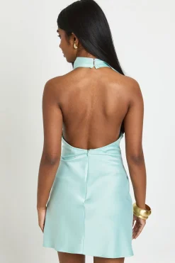 Mini Robe Col Licou À Buste Froncé En Satin Texturé