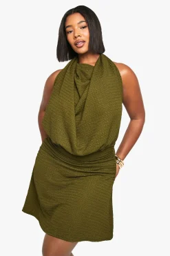 boohoo Mini robe à encolure cache-cou en tissu texturé et drapé<Femme Robes Patineuses|Robes