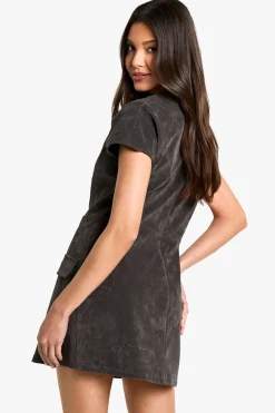 Mini robe en daim à manches cap