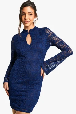 Mini robe en dentelle à décolleté en trou de serrure et manches évasées