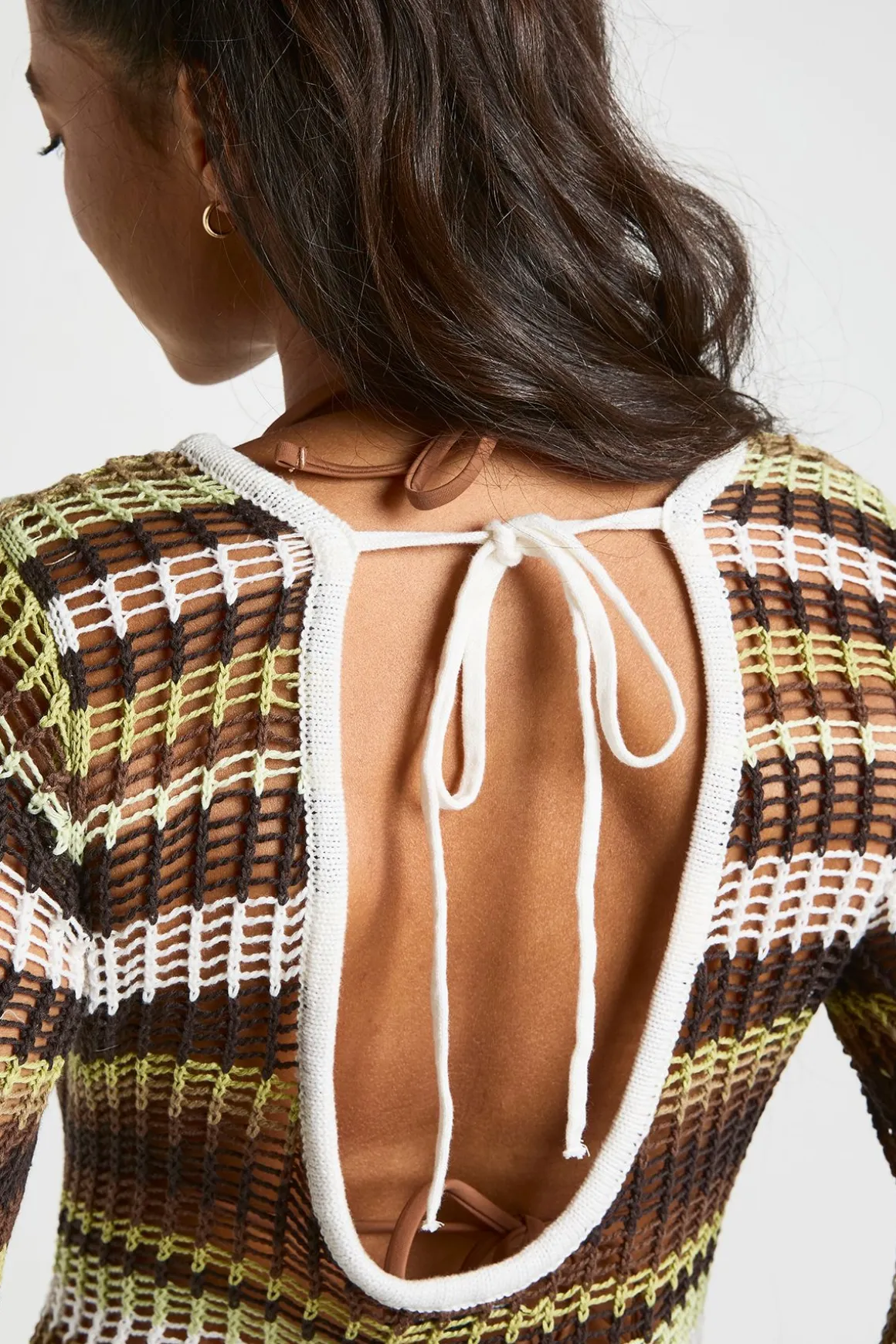 Mini Robe En Maille Rayée Au Crochet Avec Manches Évasées De Plage
