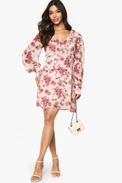 boohoo Mini Robe En Mousseline À Volants Et Motif Floral<Femme Robes Patineuses|Robes À Manches Longues