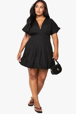 boohoo Mini robe en popeline Plus à panneaux et ourlet effet bulle<Femme Robes Patineuses|Robes