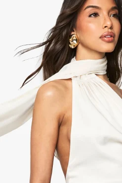 boohoo Mini robe en satin premium avec détail d'écharpe<Femme Satin Et Dentelle|Robes Remise De Diplôme