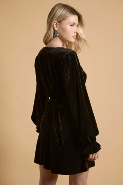 Mini Robe En Velours Boutonnée Avec Finitions En Dentelle