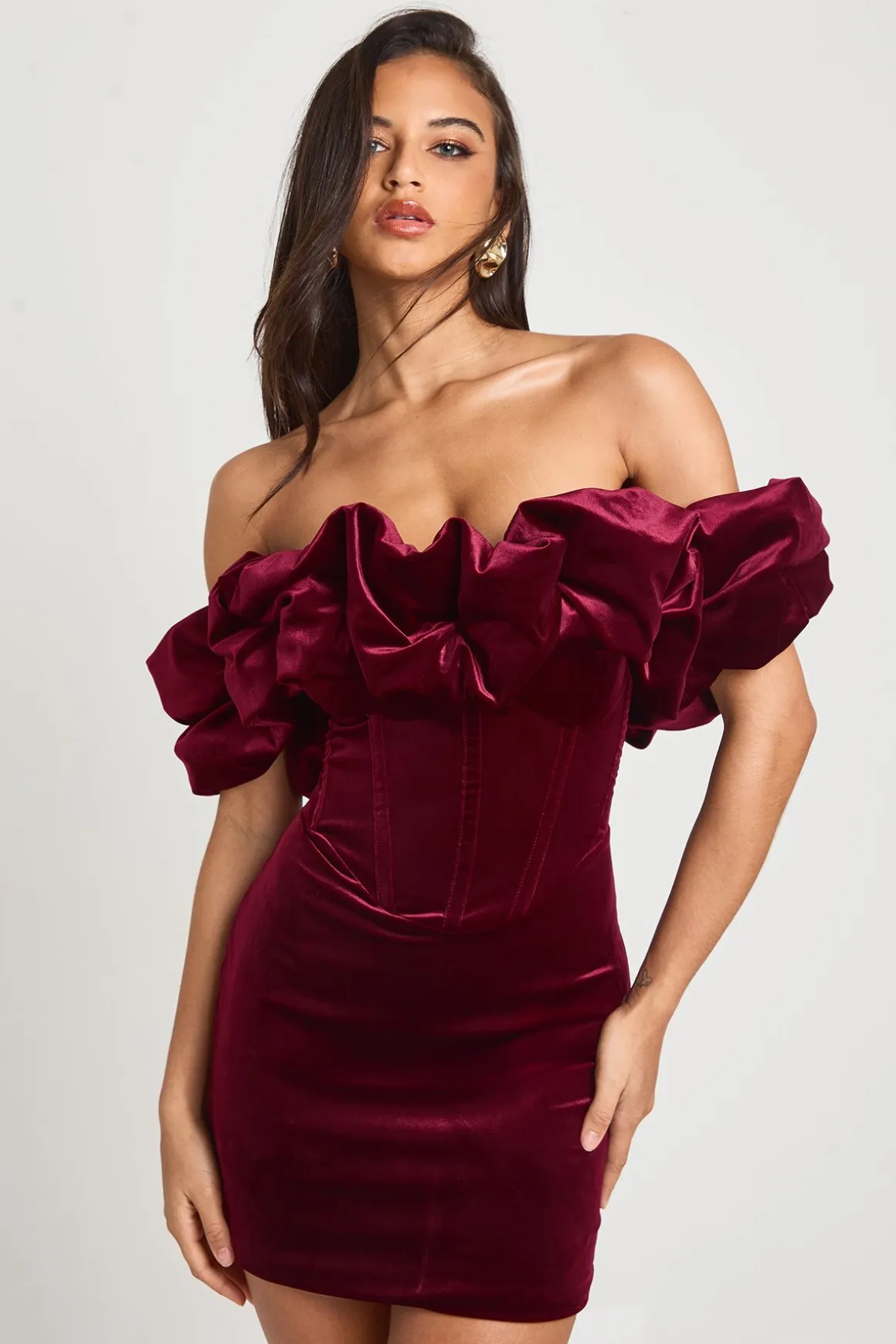 Mini robe en velours à volants extrêmes