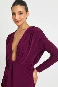 Mini robe froncée avec torsion et détail de drapé à l'avant