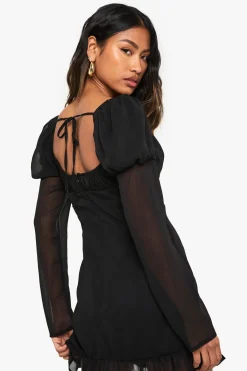 boohoo Mini robe à manches longues en chiffon froissé<Femme Robes Courtes|Robes À Manches Longues