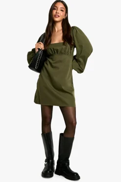 boohoo Mini robe à manches longues et manches bouffantes<Femme Robes À Manches Longues|Robes