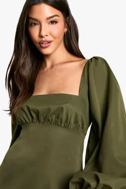 boohoo Mini robe à manches longues et manches bouffantes<Femme Robes À Manches Longues|Robes