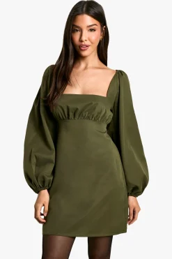 boohoo Mini robe à manches longues et manches bouffantes<Femme Robes À Manches Longues|Robes
