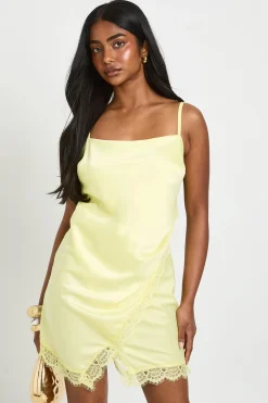 Mini Robe Portefeuille En Satin Texturé Et Dentelle