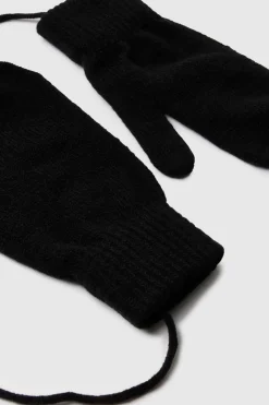 Mitaines tricotées sur ficelle