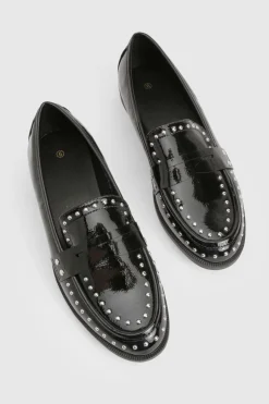 Mocassin laqué clouté