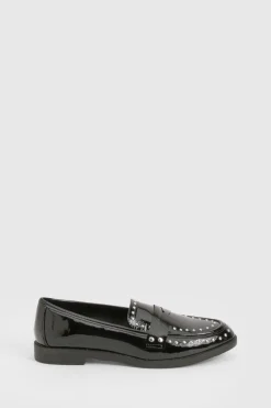 Mocassin laqué clouté