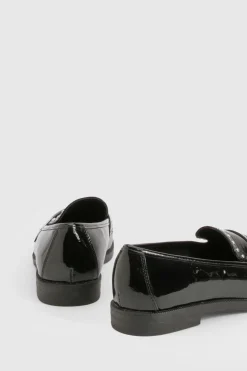 Mocassin laqué clouté