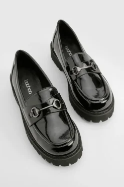 Mocassins À Barre En T En Cuir Verni Coupe Large