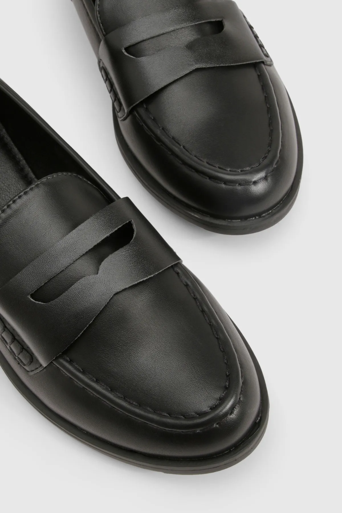 boohoo Mocassins basiques à garniture dorée<Femme Chaussures De Bureau|Basiques