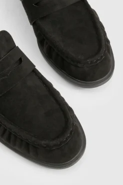 Mocassins froncés en synthétique à coupe large