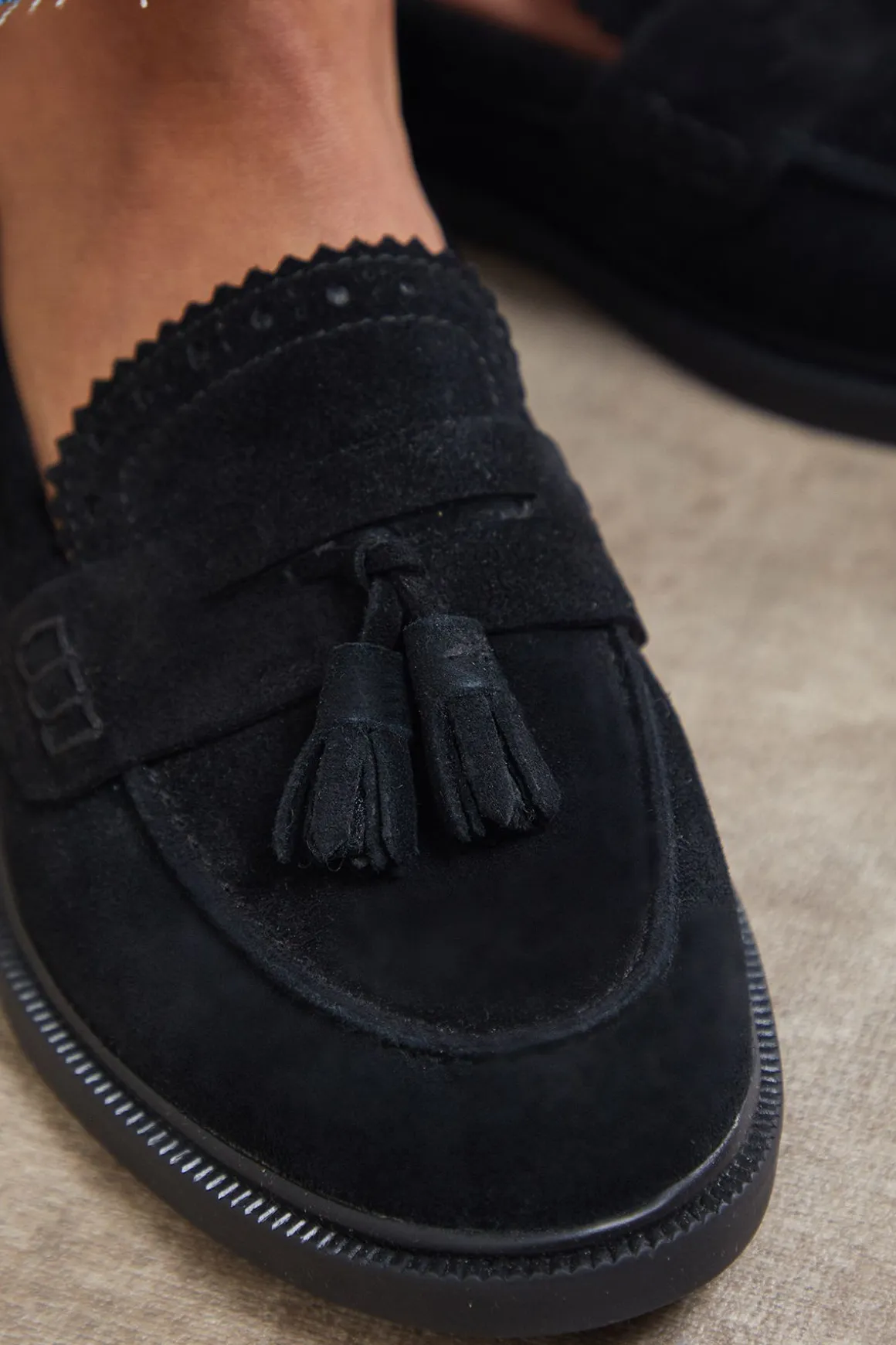Mocassins à Pompons Bunny en Daim avec Détails Richelieu