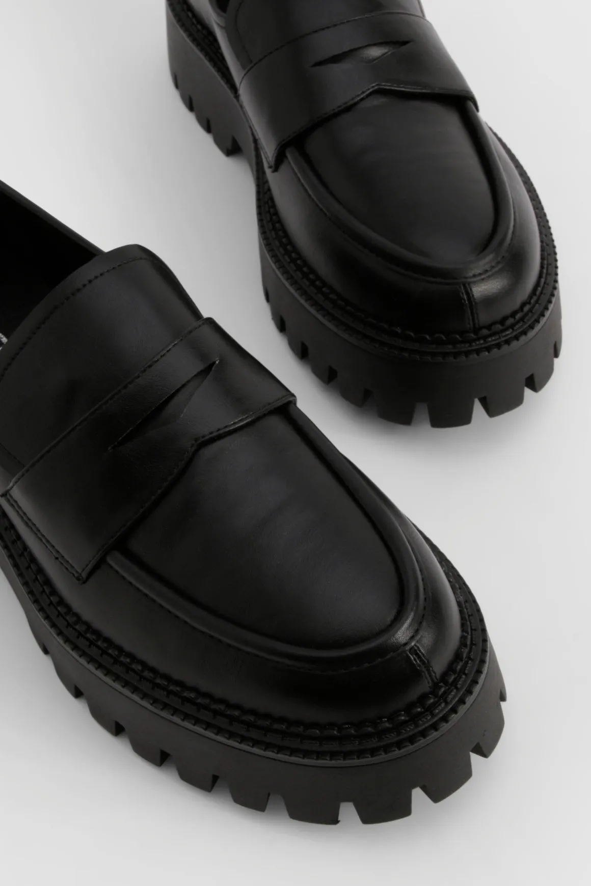 Mocassins À Semelle Épaisse Coupe Large