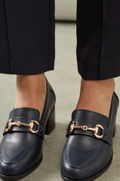 Mocassins à Talon Moyen Coupe Large Lydia en synthétique avec Détail Mors et Devant Tablier