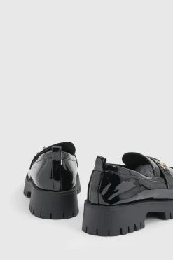 Mocassins Vernis À Barre En T Et Semelle Épaisse