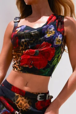 Molly Smith Crop Top Court à Imprimé Léopard et Roses, Détail Boucle sur Col Châle