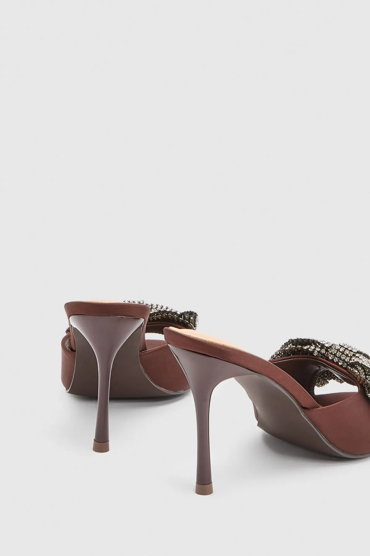 KarenMillen Mule À Bout Ouvert Avec Nœud En Satin Embelli< Chaussures À Talons|Satin Et Dentelle